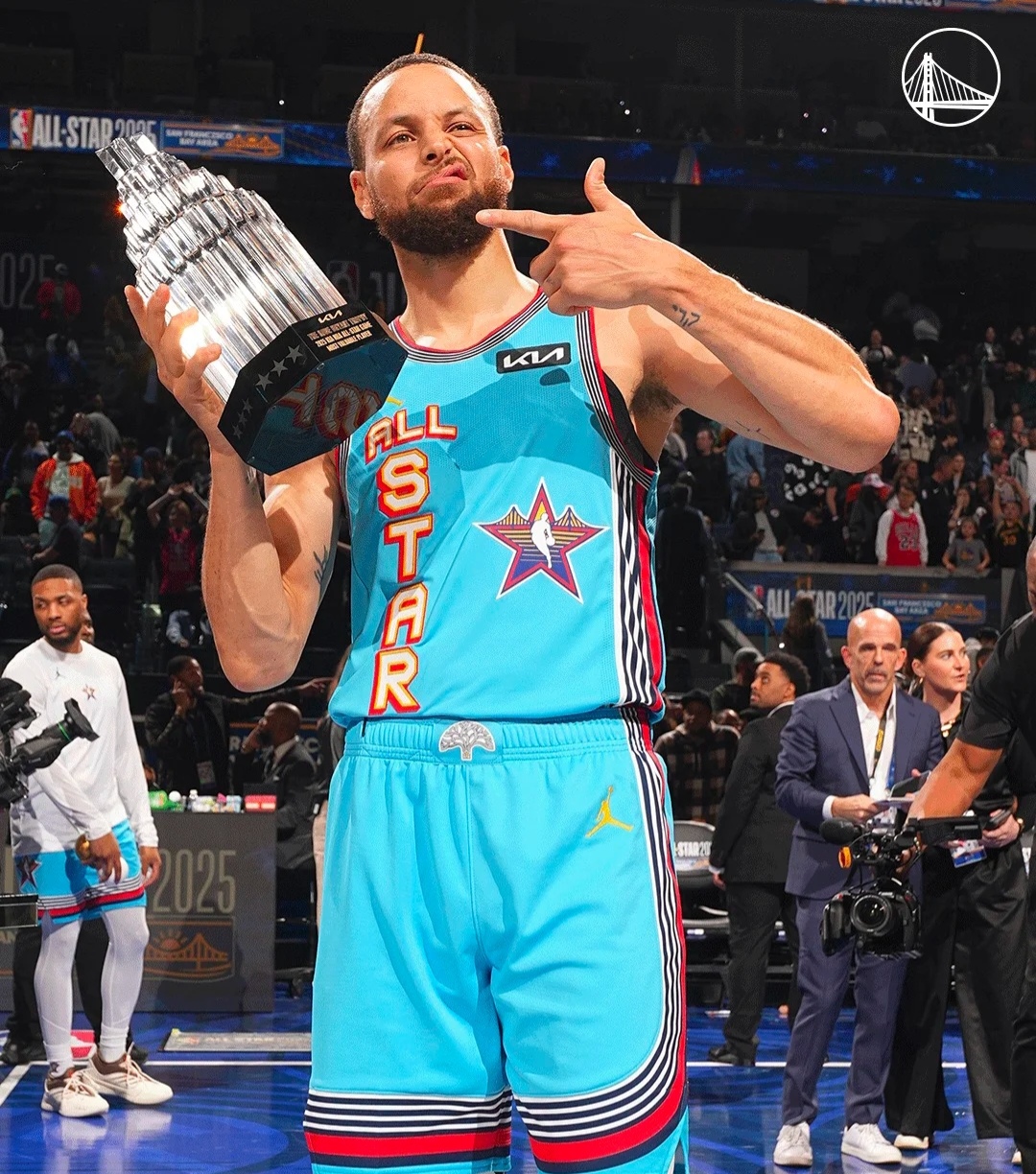 篮球明星风光无限,人气持续攀升 篮球明星风光无限,人气持续攀升