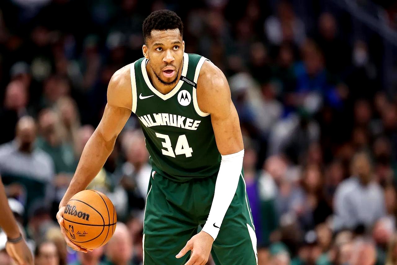 PG中国登录入口-雄鹿B队强势德国男篮，克莱制霸全场的简单介绍