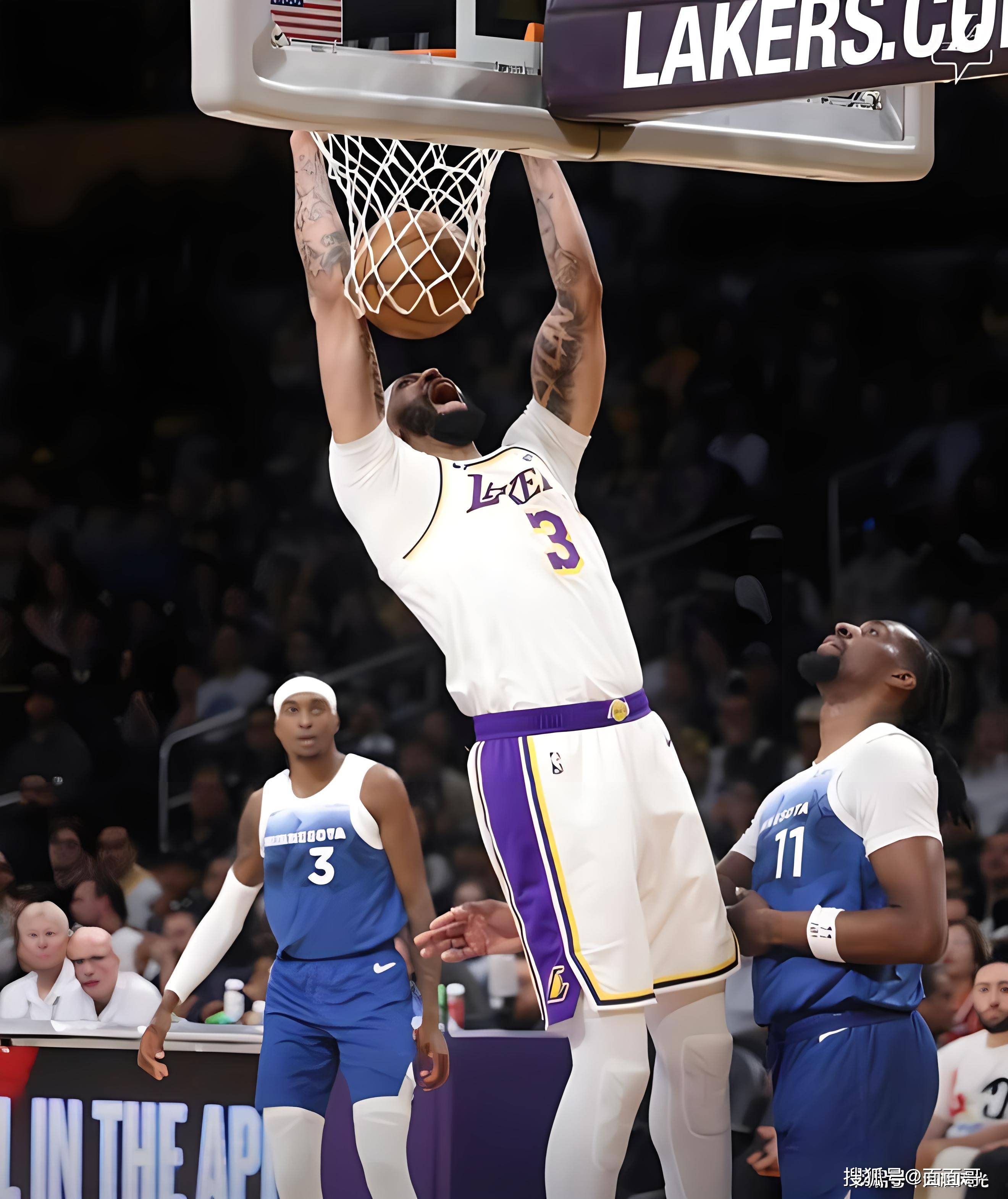 湖人碾压尼克斯，浓眉哥刷新纪录