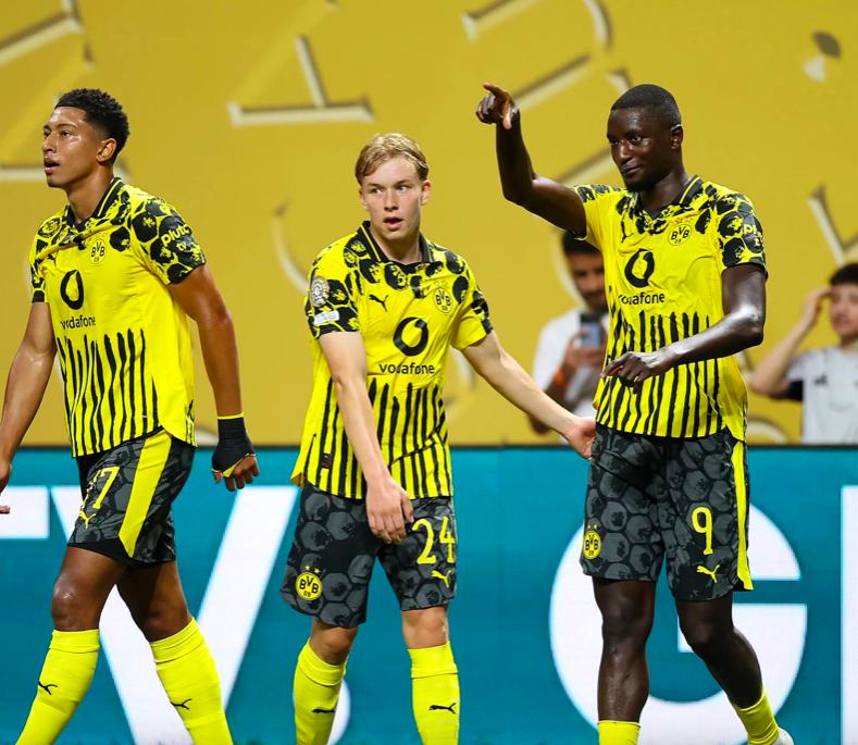 西班牙碾压多特蒙德，梅西爆发神勇的简单介绍