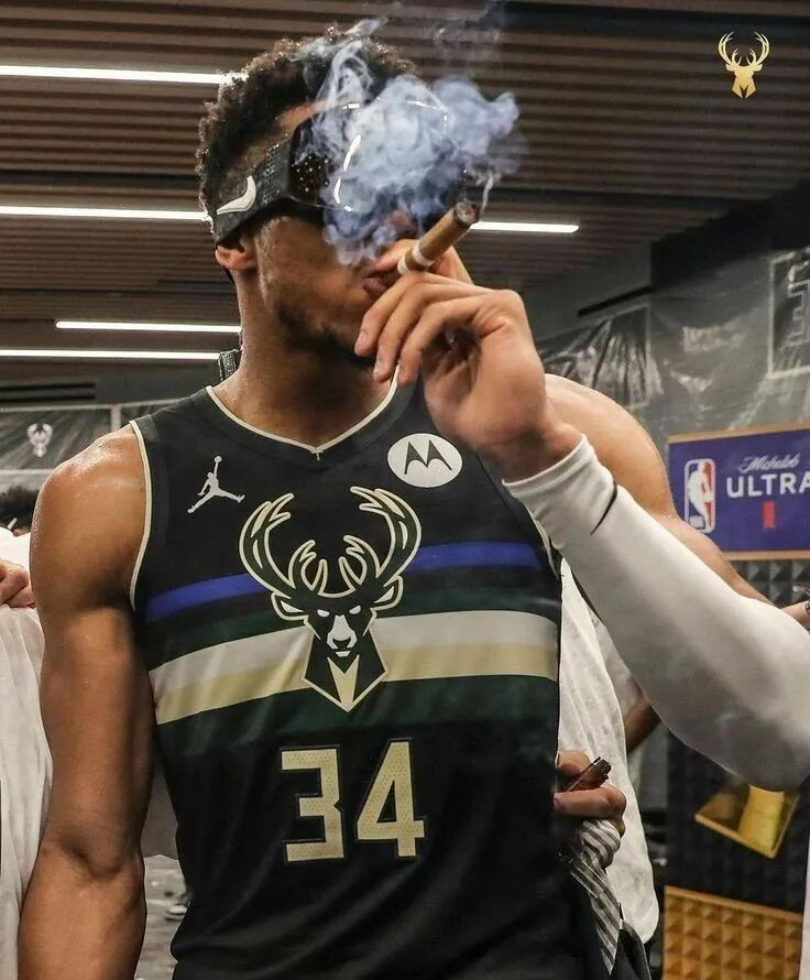 美国男篮血洗奇才，字母哥高光表现的简单介绍