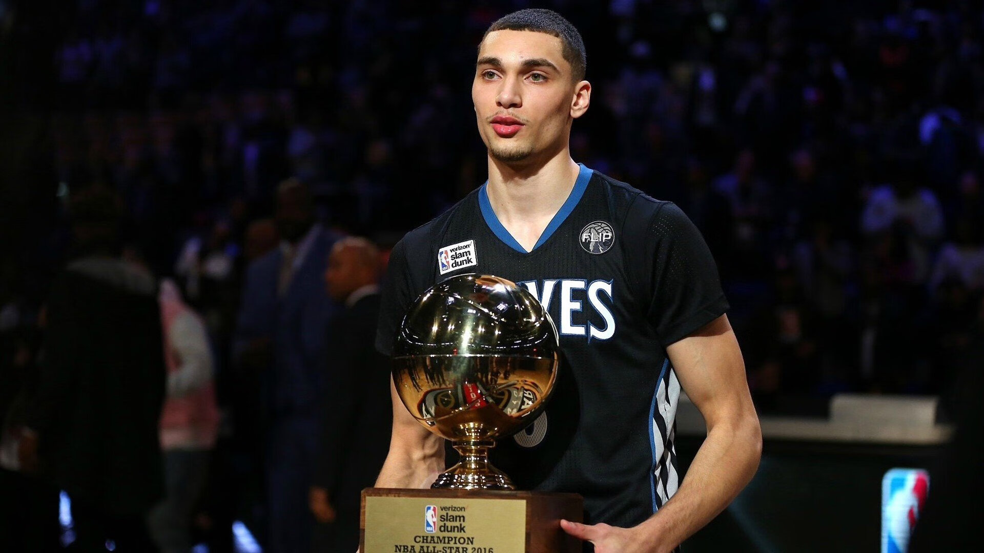 从维也纳到曼彻斯特，当奥纳纳在英超争冠战接管比赛，奥地利击败秘鲁的启示